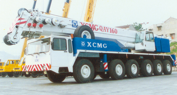 徐工成功研發亞洲最大160噸全地麵起重機